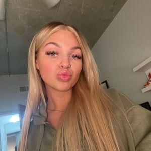 Meet your Posher, Lexie